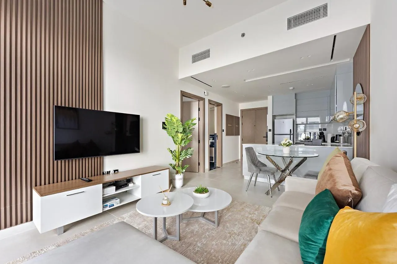 WelHome - Contemporary 1BR in Binghatti Canal & Burj Views Dubai 0*,