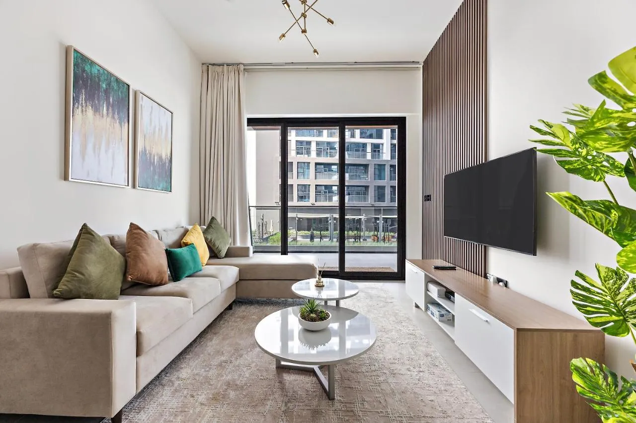 WelHome - Contemporary 1BR in Binghatti Canal & Burj Views Dubai