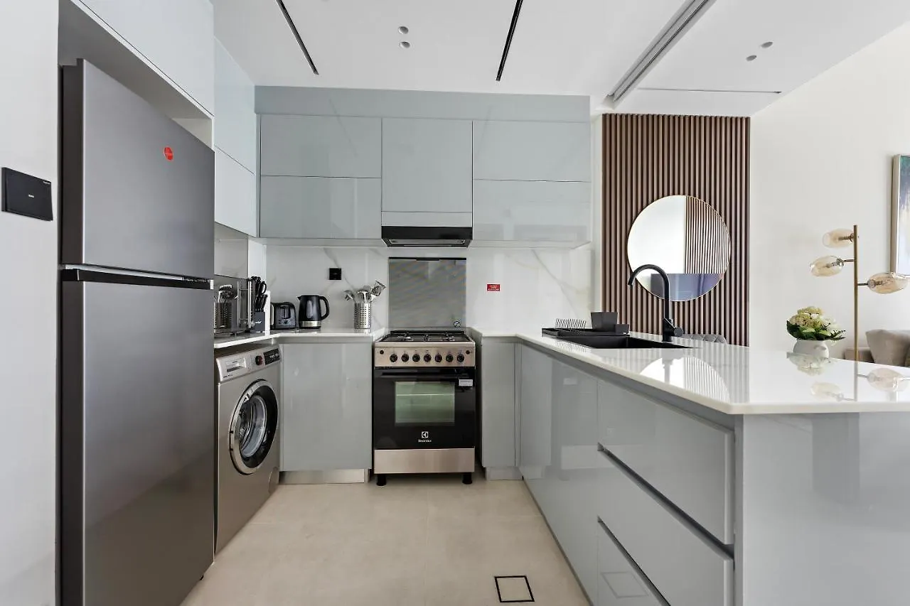 WelHome - Contemporary 1BR in Binghatti Canal & Burj Views Dubai Apartment