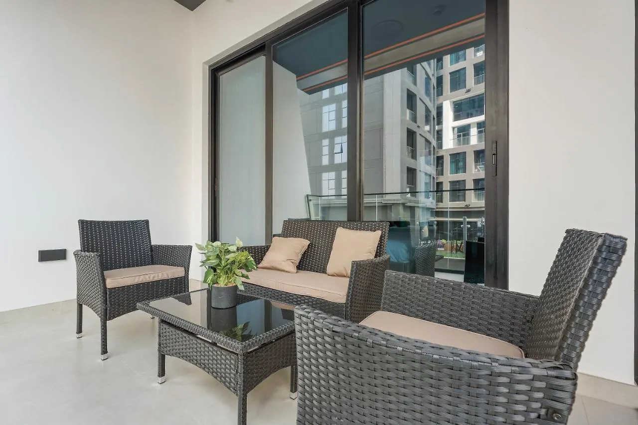 WelHome - Contemporary 1BR in Binghatti Canal & Burj Views Dubai Apartment