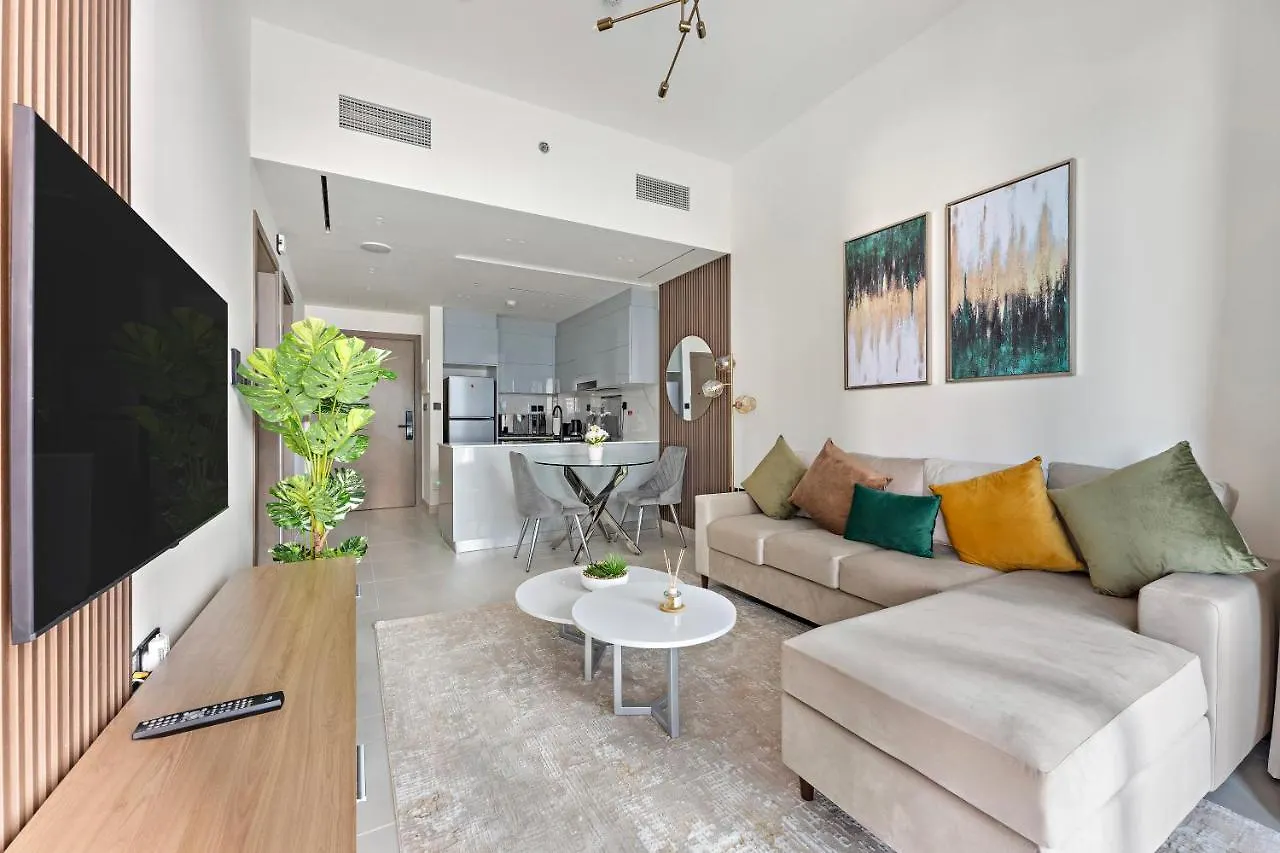 WelHome - Contemporary 1BR in Binghatti Canal & Burj Views Dubai