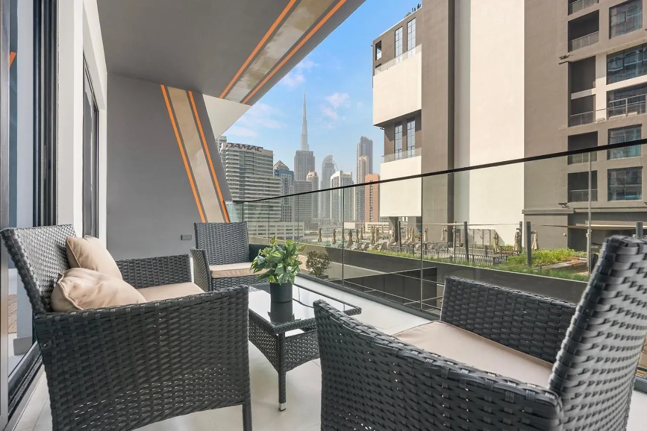 WelHome - Contemporary 1BR in Binghatti Canal & Burj Views Dubai